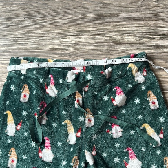 Daydreamer Green Festive Pajama Bottoms with Cozy Details - Picture 5 of 7
